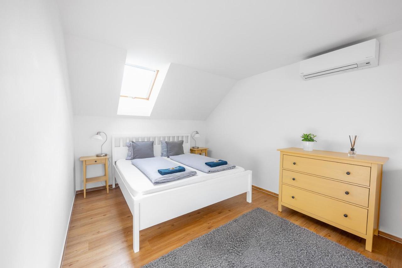 Apartman Ema Dolní Dunajovice Екстериор снимка